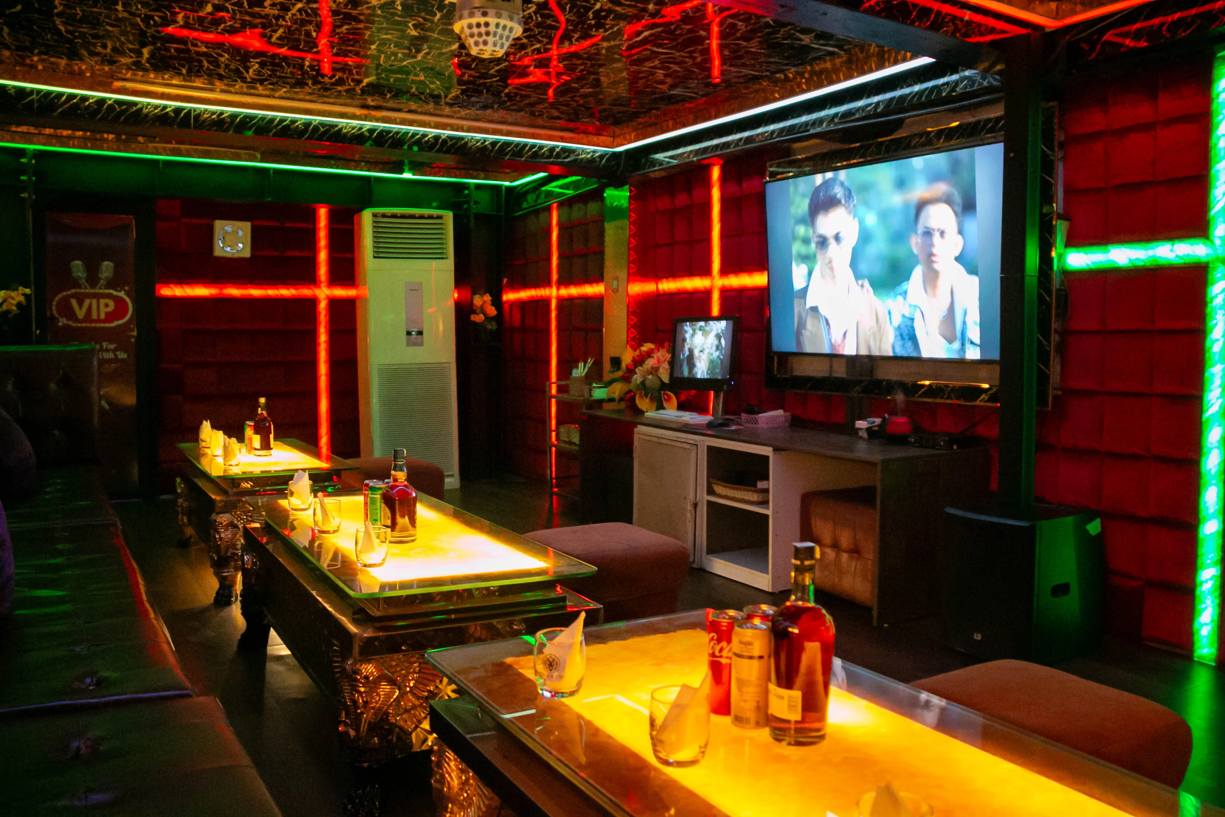 Tiger Bar 136 Atmosphere 7